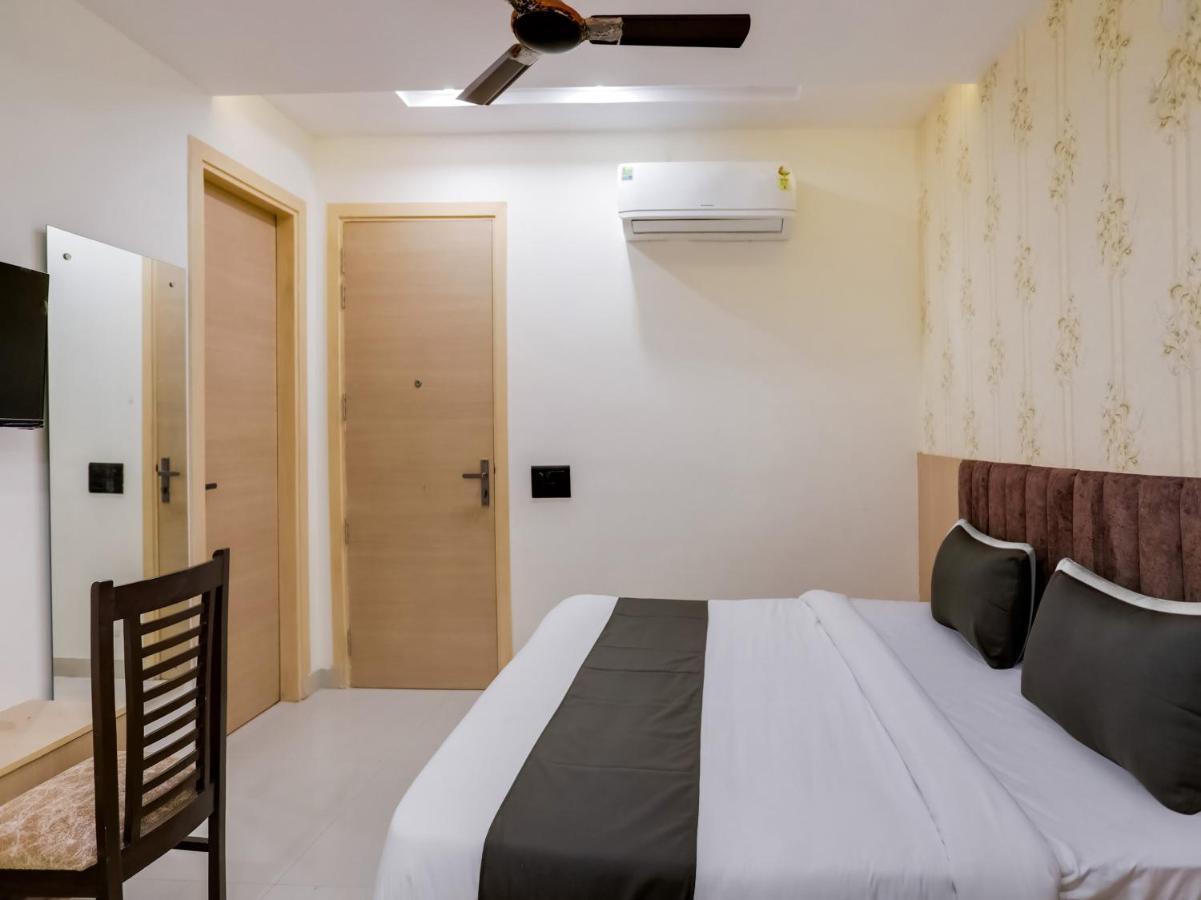 Townhouse Magnolia Corporate Stays Гургаон Екстериор снимка