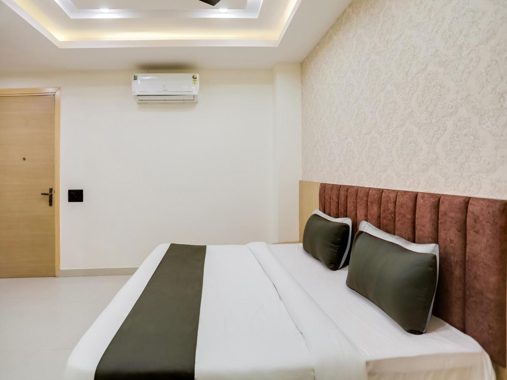 Townhouse Magnolia Corporate Stays Гургаон Екстериор снимка