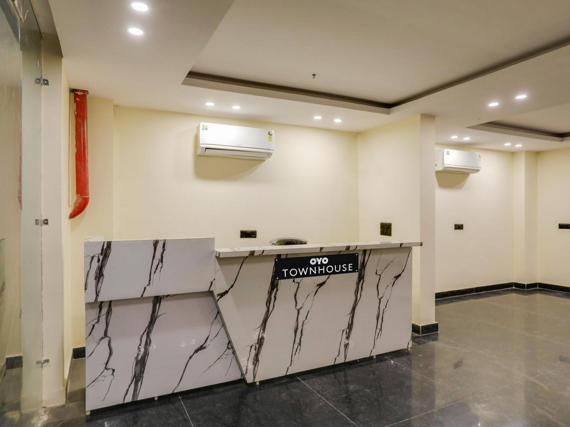 Townhouse Magnolia Corporate Stays Гургаон Екстериор снимка